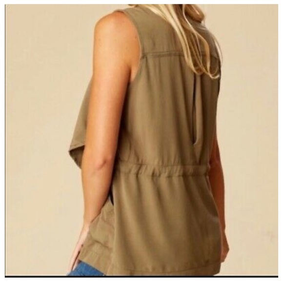 Altar’d State Olive Green Lightweight Vest - Picture 2 of 5